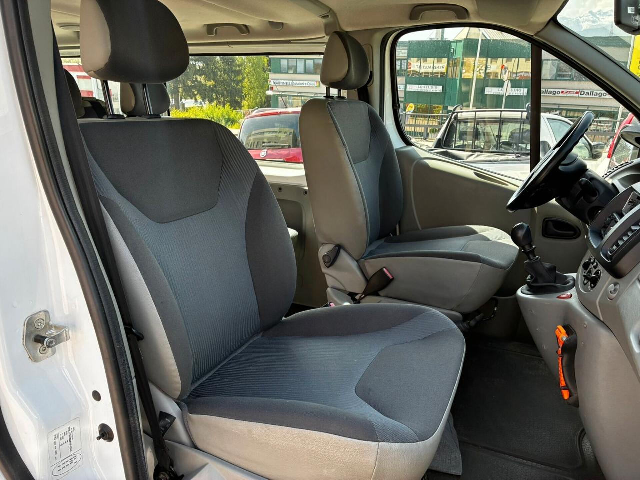 OPEL VIVARO 2.0 CDTI 8POSTI PASSO LUNGO GANCIO TRAINO KM115MILA