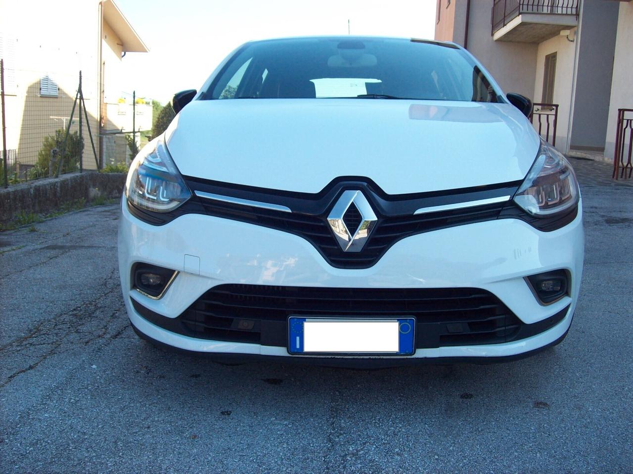 Renault Clio dCi 8V 90 CV EDC 5 porte Moschino Life neopatentati