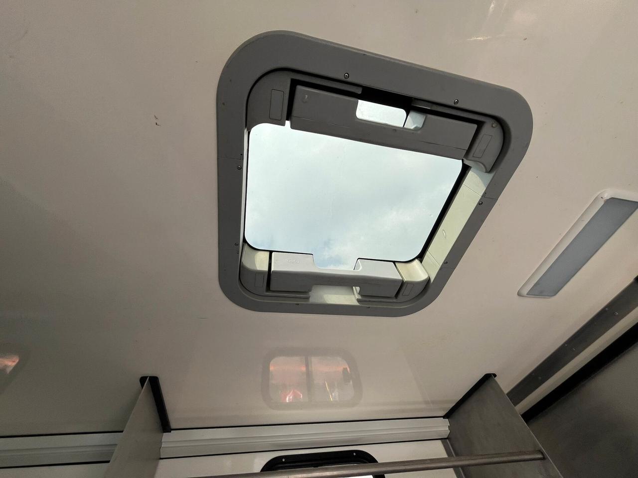 Mercedes-benz Sprinter F43/35 319 CDI RWD TA TRASPORTO CAVALLI 3 POSTI + CUCCIETTA