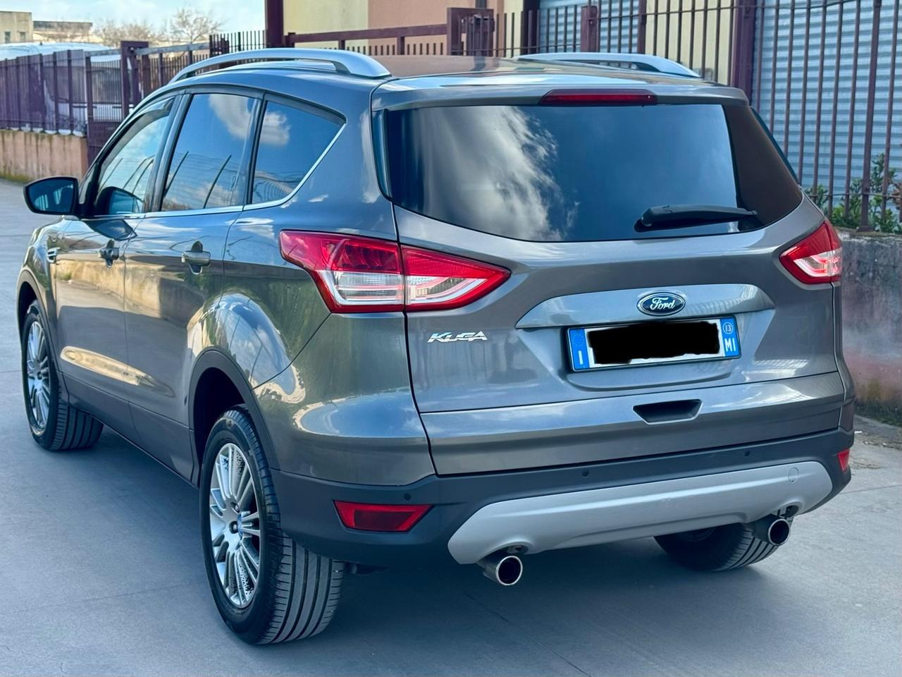 Ford Kuga 2.0 TDCI 140 CV 4WD Powershift Titanium