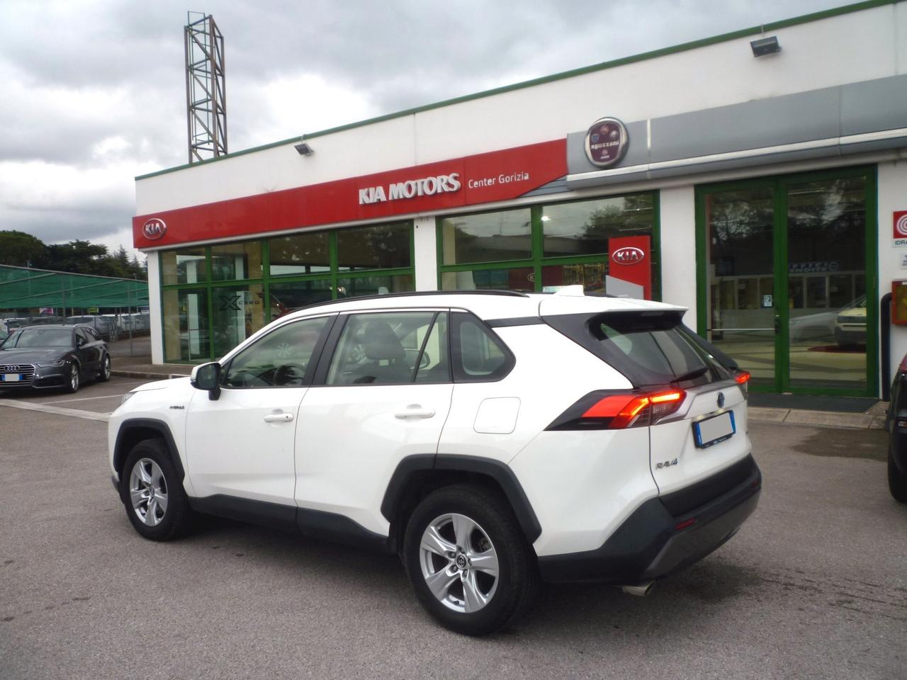 TOYOTA Rav4 2.5 HV (218 CV) E-CVT 2WD Business Bianco 2019