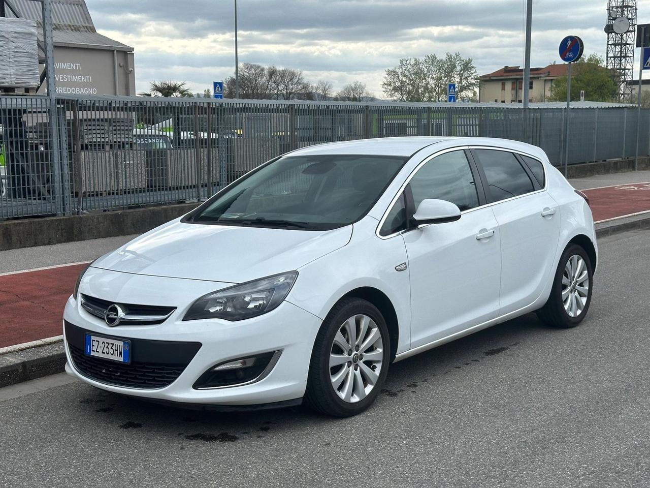 Opel Astra 1.4 Turbo 140CV Sports Tourer GPL Tech Cosmo
