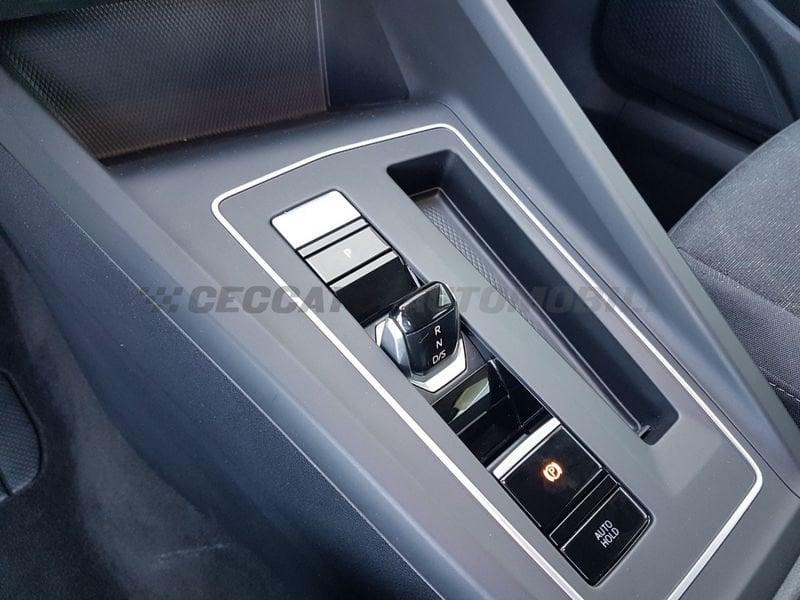 Volkswagen Golf VIII 2020 2.0 tdi Life 115cv dsg