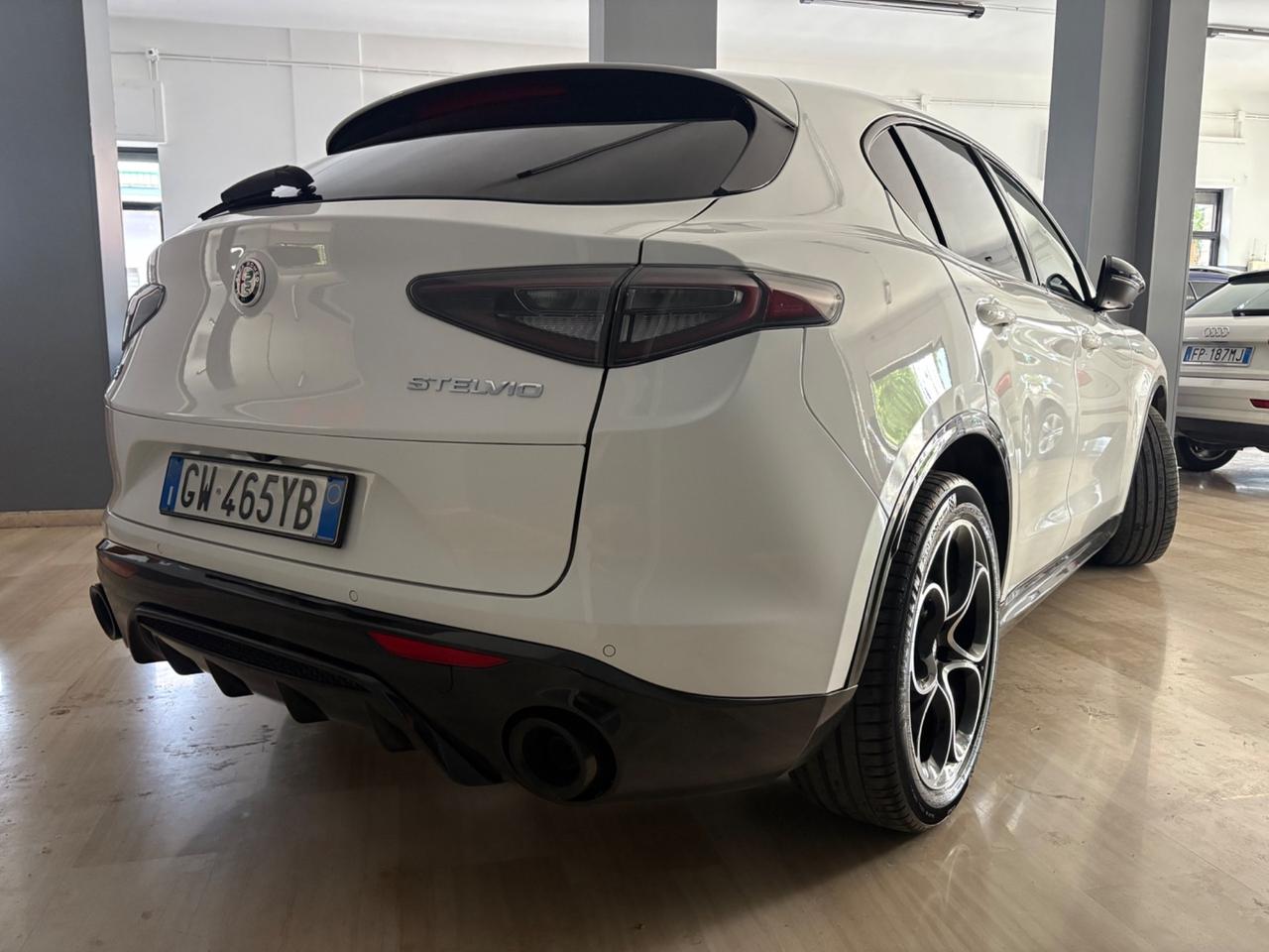 Alfa Romeo Stelvio 2.2 Q4 210 CV AT8 Veloce