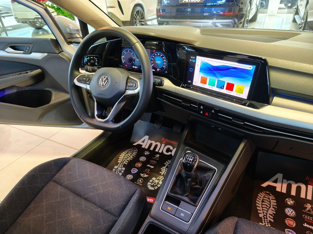 VOLKSWAGEN Golf 8 2.0 TDI Luci Ambient-Cockpit