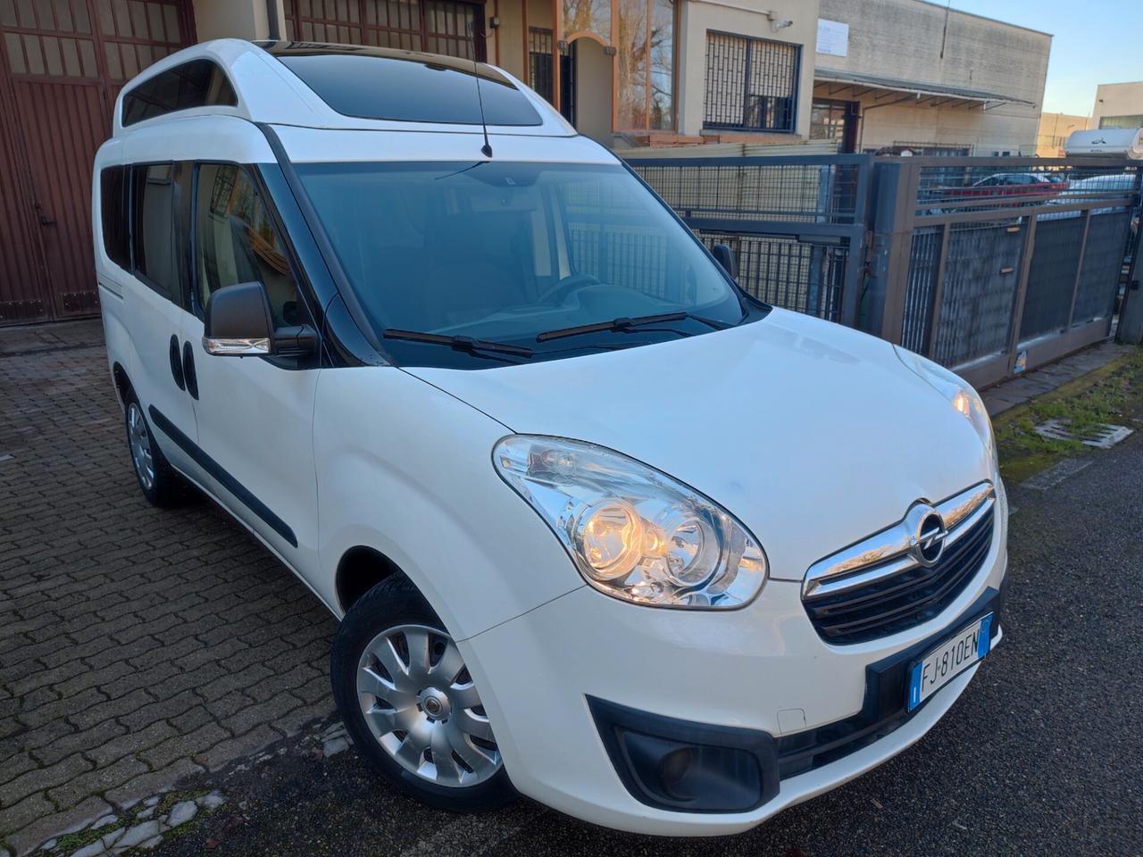 OPEL COMBO 1.4BENZINA 2017 EURO6B PEDANA DISABILI ELETTRICA