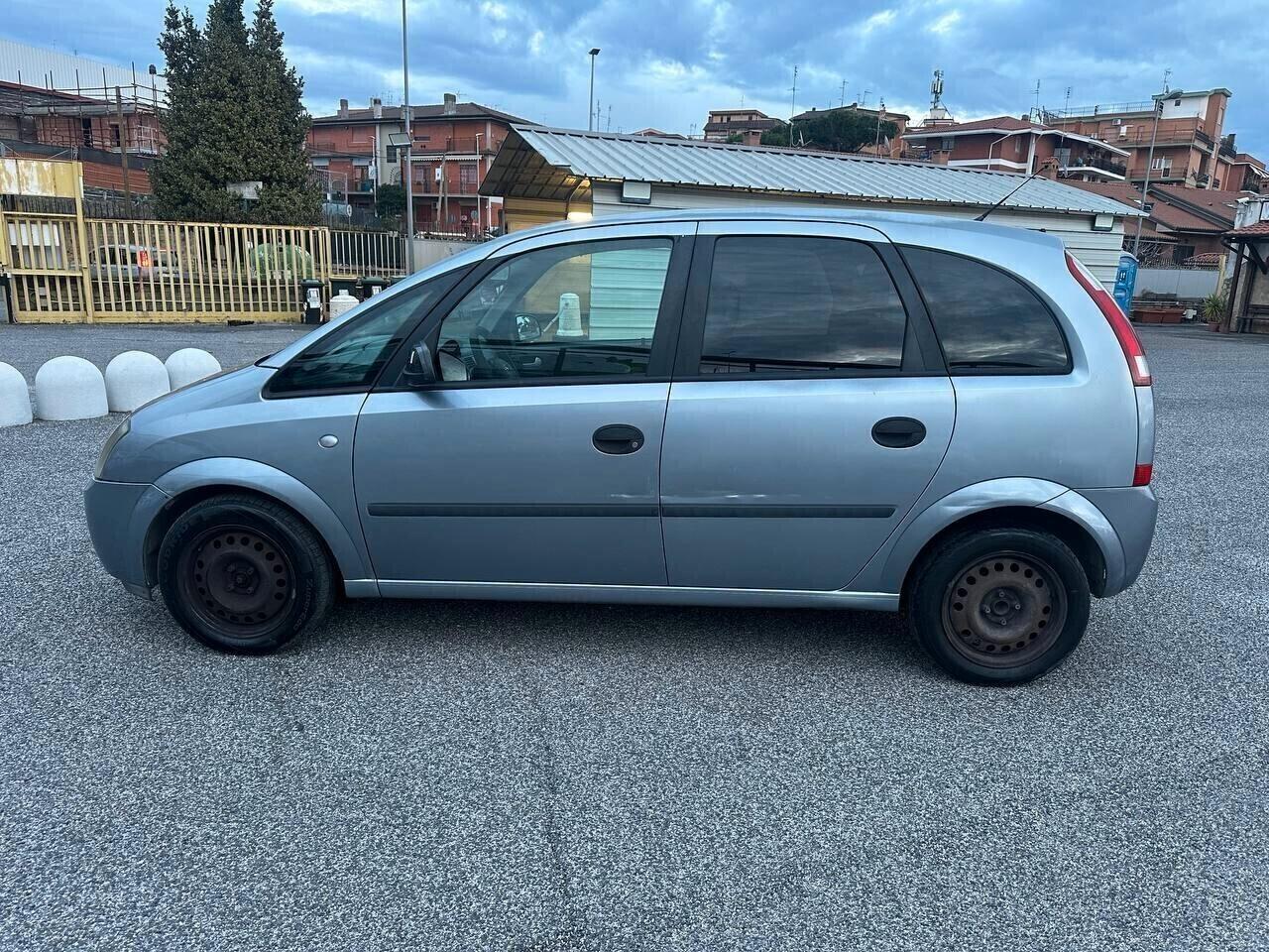MERIVA 1.4 BENZINA 90 CV NEOPATENTATI