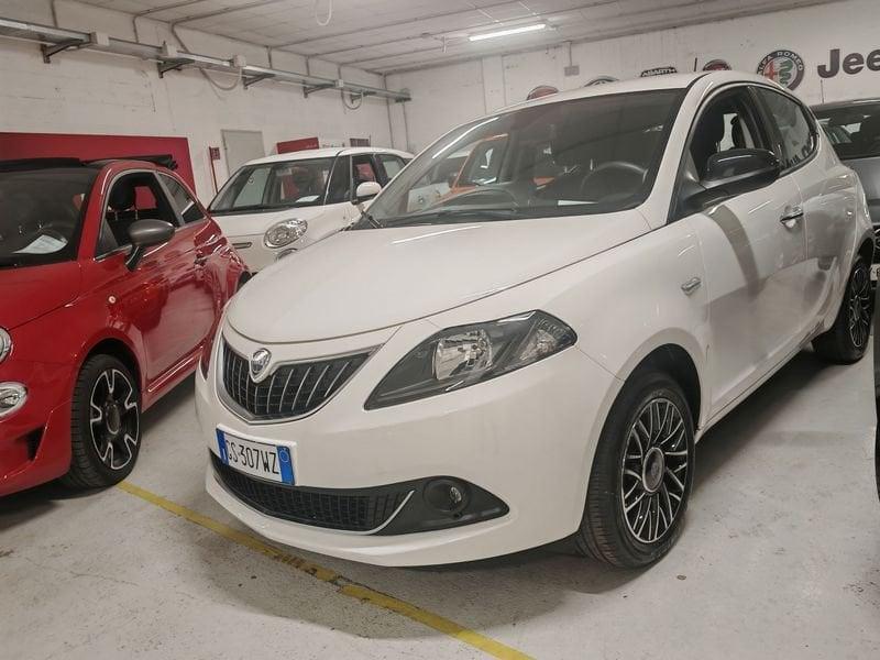 Lancia Ypsilon 1.0 FireFly 5 porte S&S Hybrid Platino