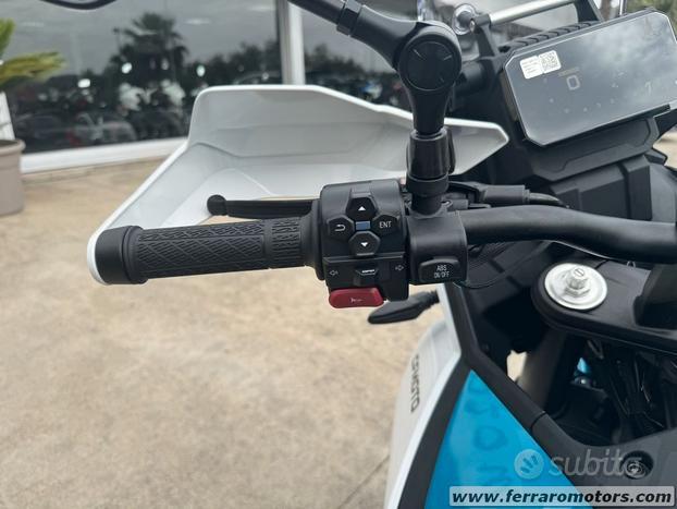Cfmoto 450 mt nuova pronta consegna Promozione ai primi 500 veicoli immatricolati nel 2026 in italia in omaggio Terminale in titanio Akrapovic