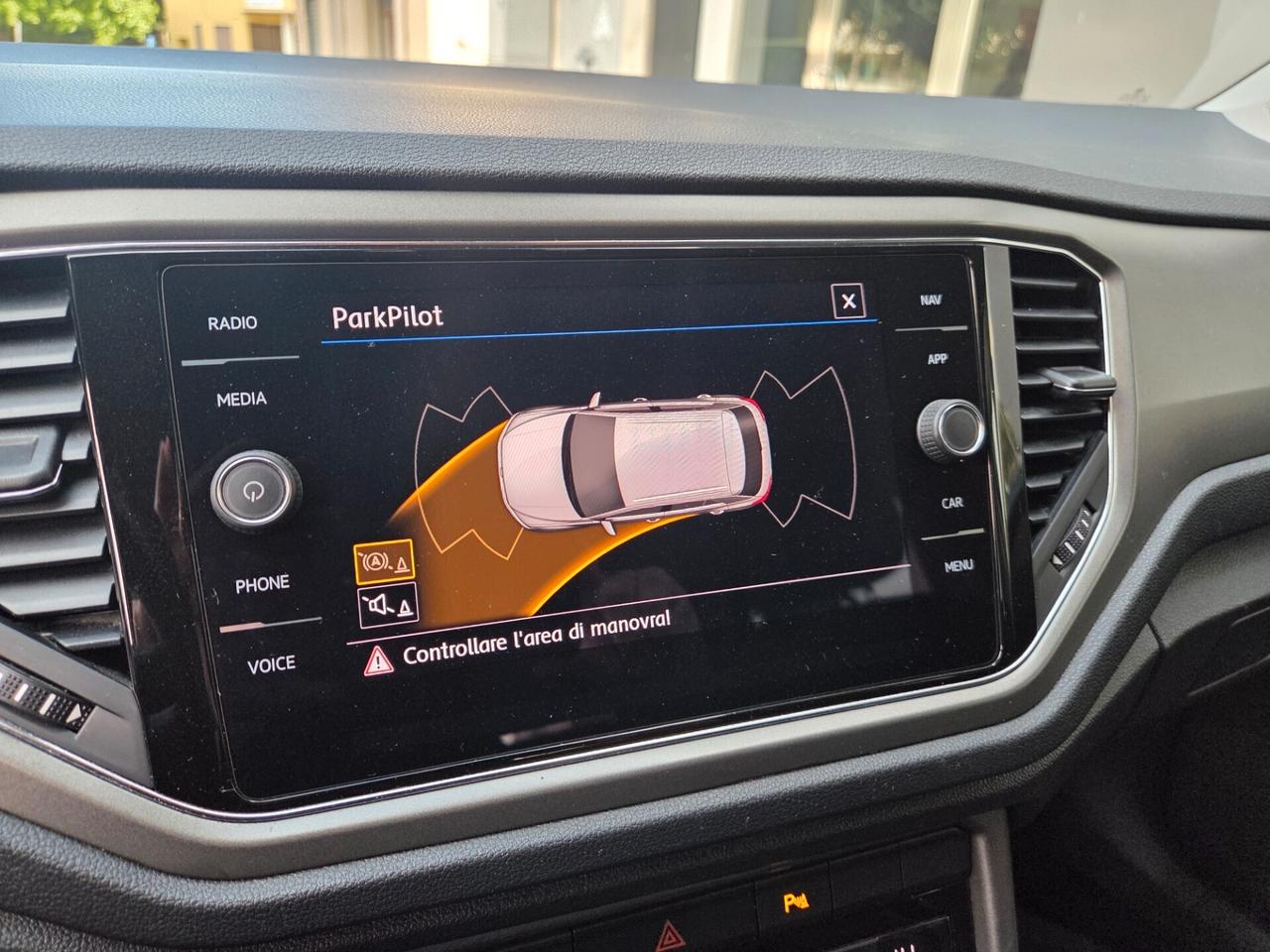 Volkswagen T-Roc 1.6 TDI SCR Business Navi