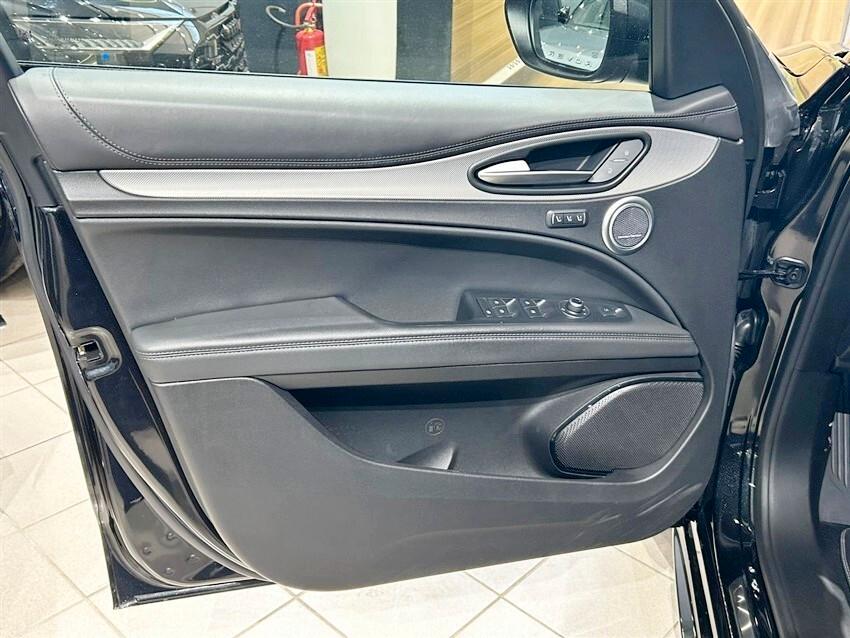 Alfa Romeo Stelvio 2.2 Turbodiesel 210 CV AT8 Q4 Competizione
