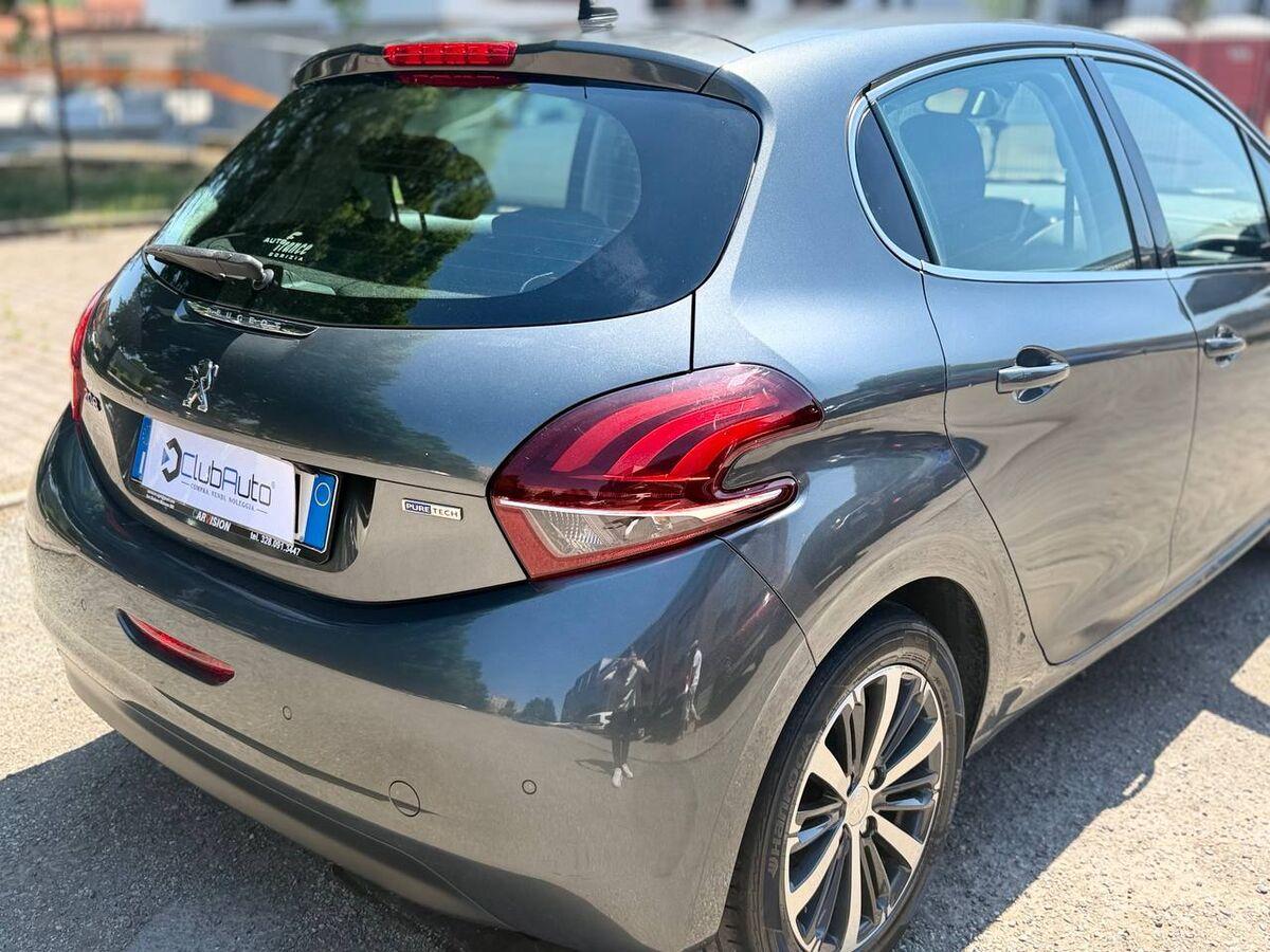 Peugeot 208 1.2 puretech Allure 82cv 3p