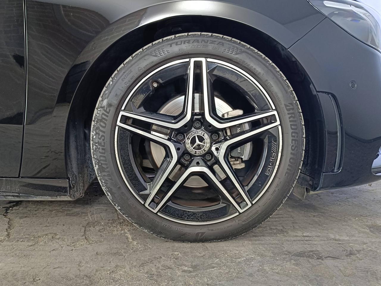 Mercedes-Benz Classe B - W247 2023 - B 180 d AMG Line Premium auto