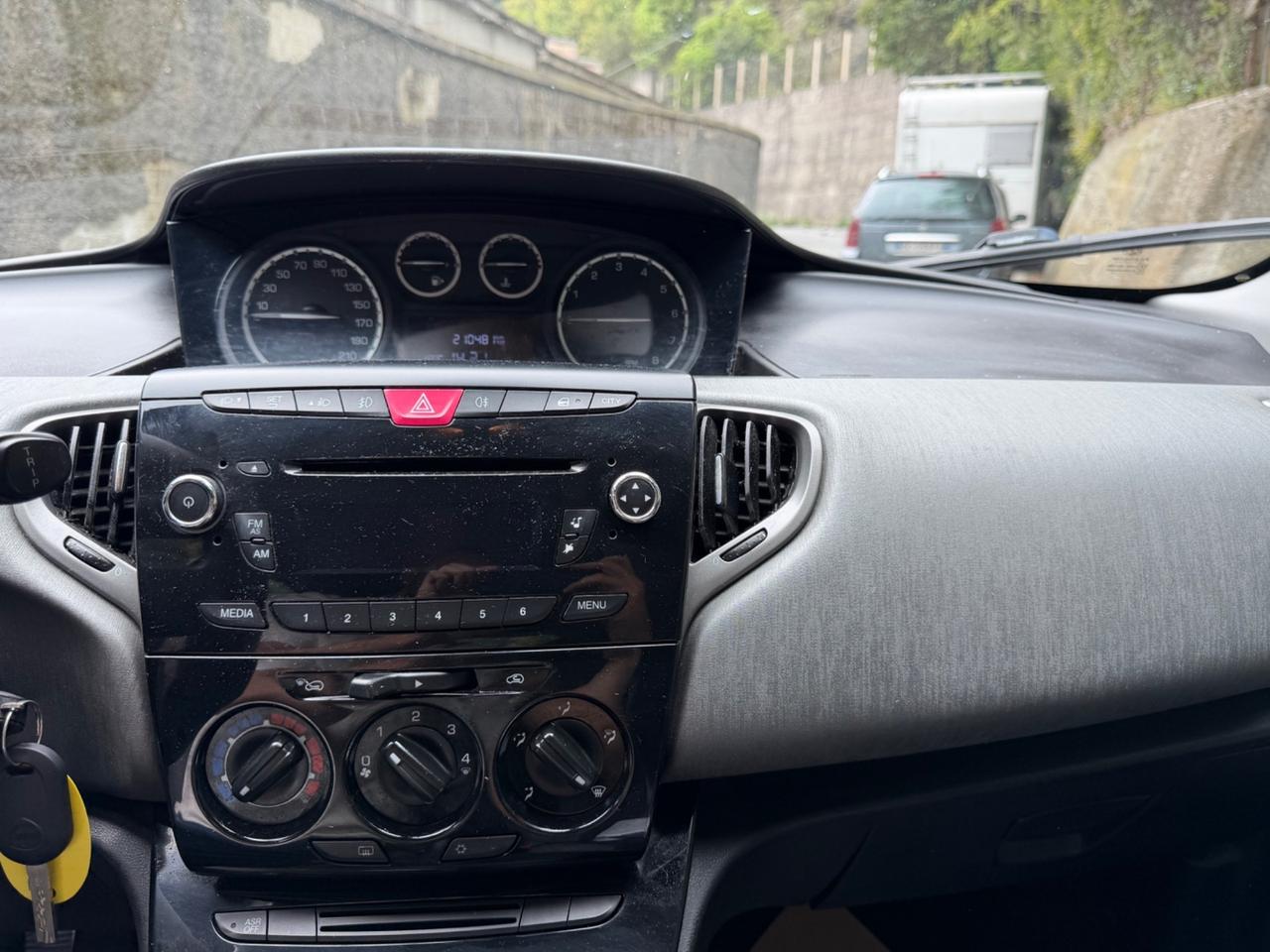 Lancia Ypsilon 1.2 69 CV 5 porte GPL - 2014 euro6