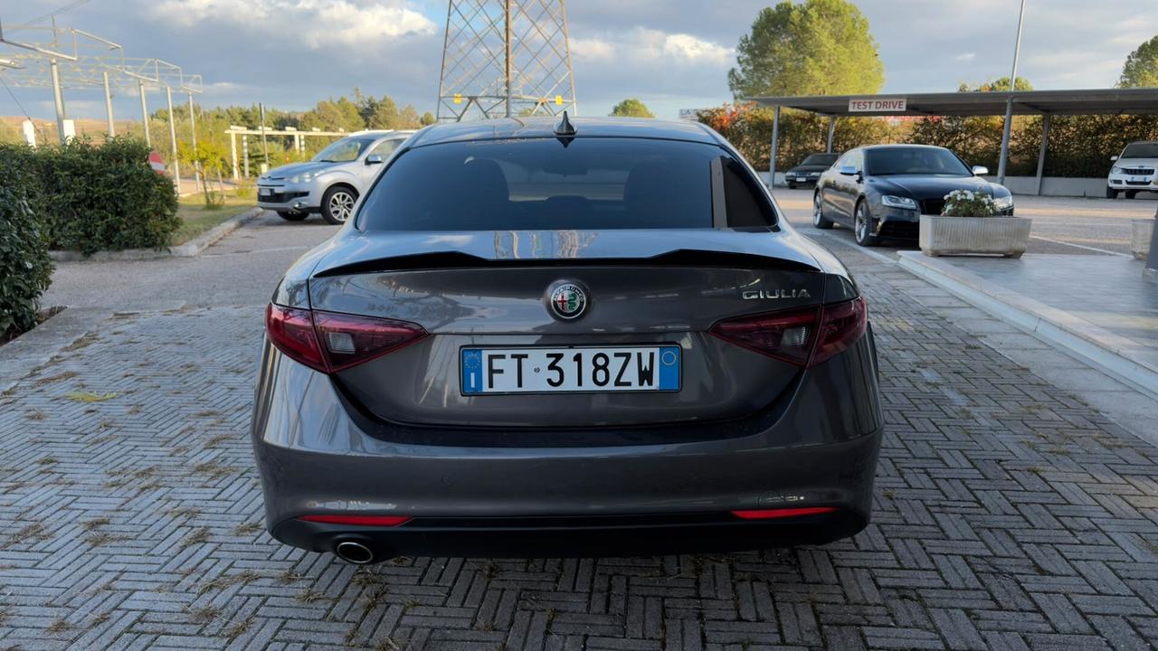Alfa Romeo Giulia 2.2 Turbodiesel 190 CV MANUALE 6MT Super