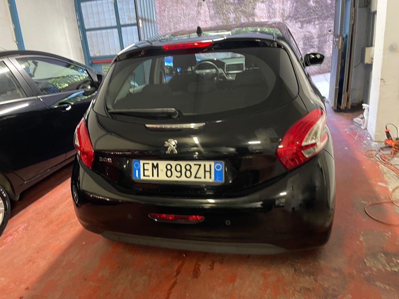 Peugeot 208 1.4 HDi 68 CV 5 porte Access