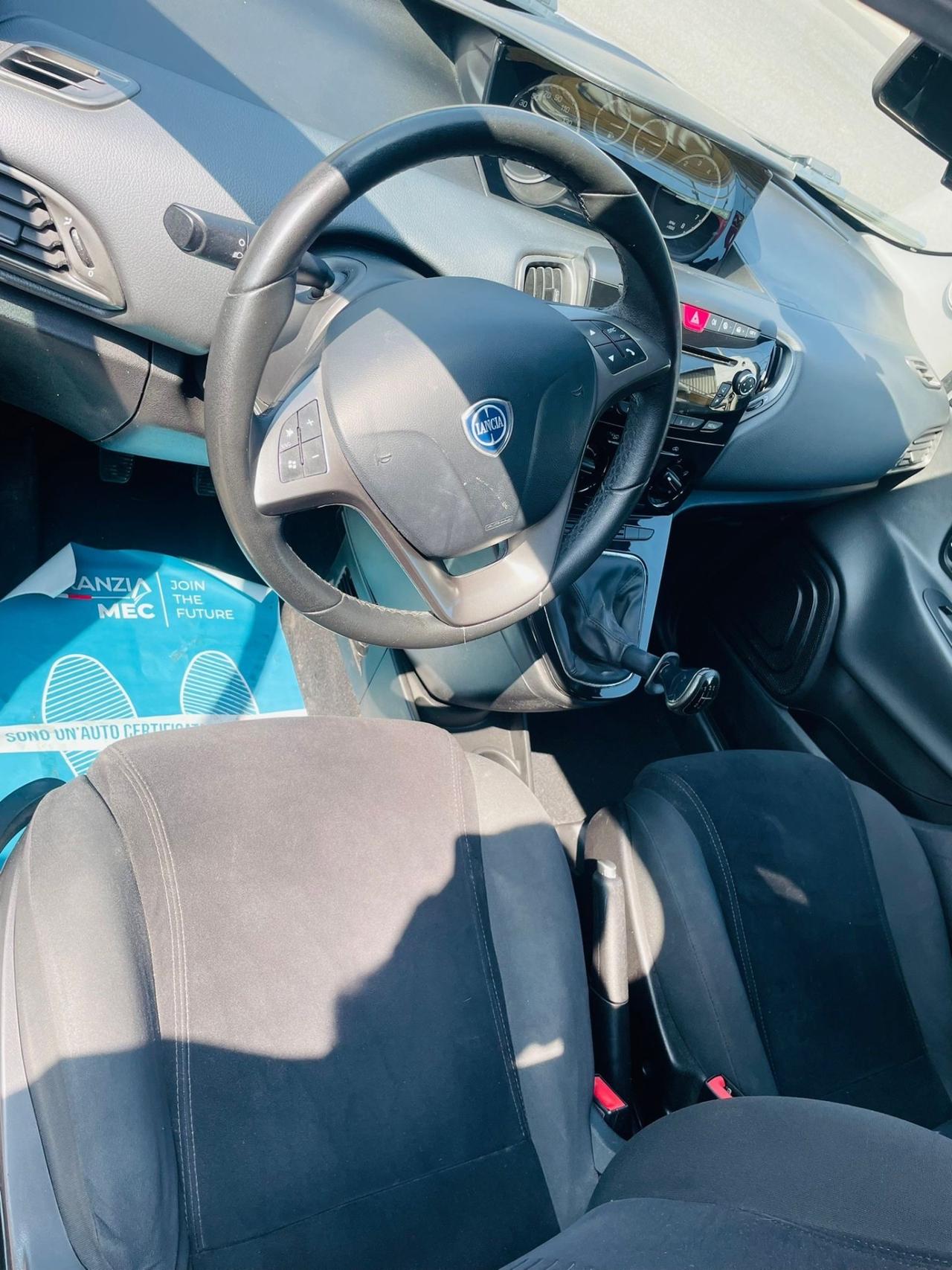 Lancia Ypsilon 1.2 69 CV 5 porte S&S Silver
