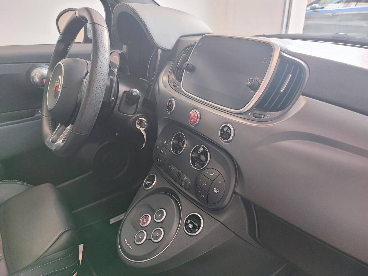 Abarth 595 1.4 Turbo T-Jet Turismo FULL OPTIONAL