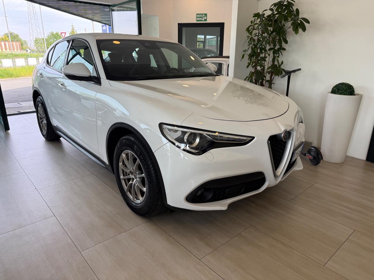 Alfa Romeo Stelvio 2.2 Turbodiesel 180 CV AT8 RWD Business