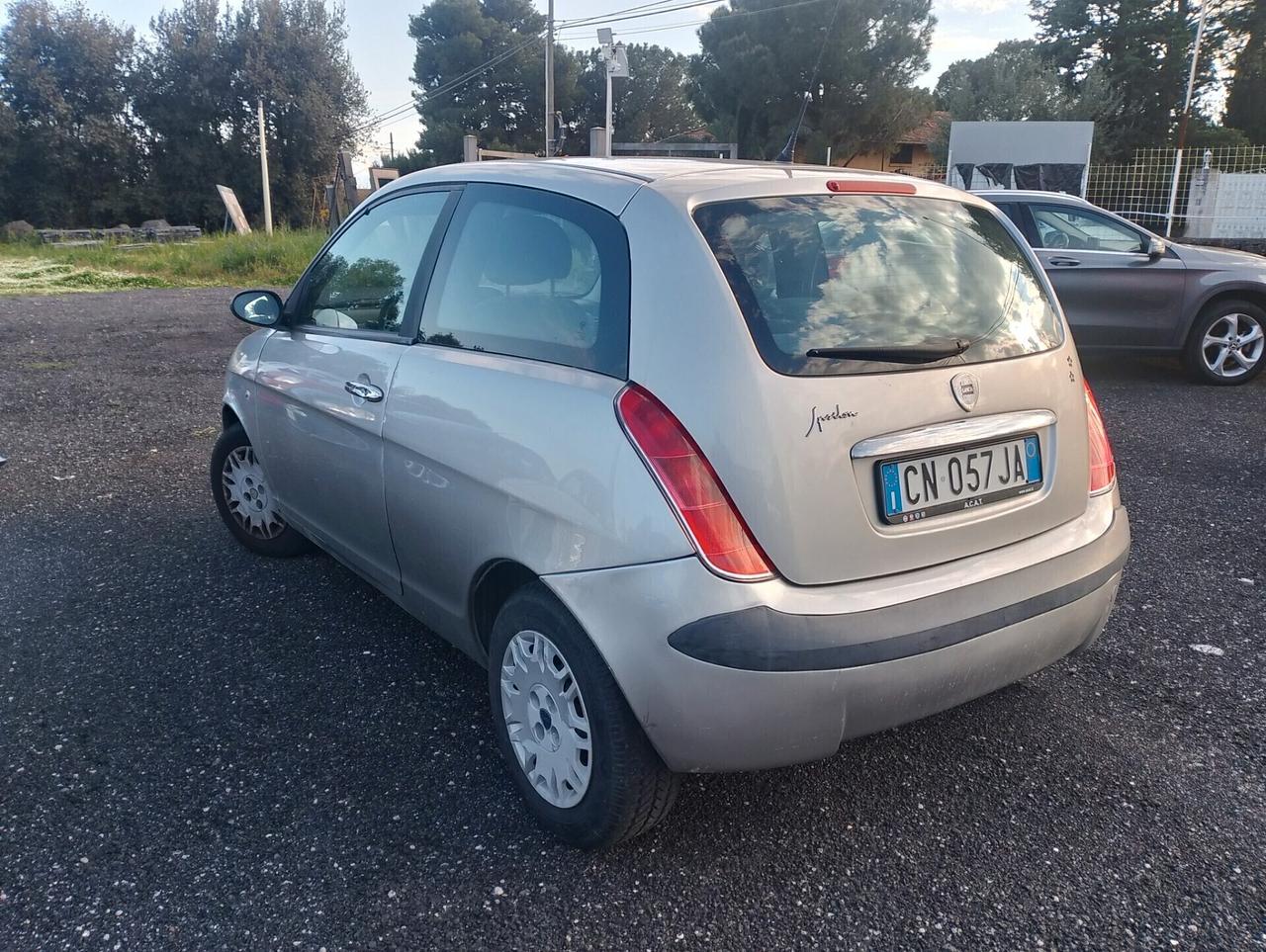 Lancia Ypsilon 1.2 Argento