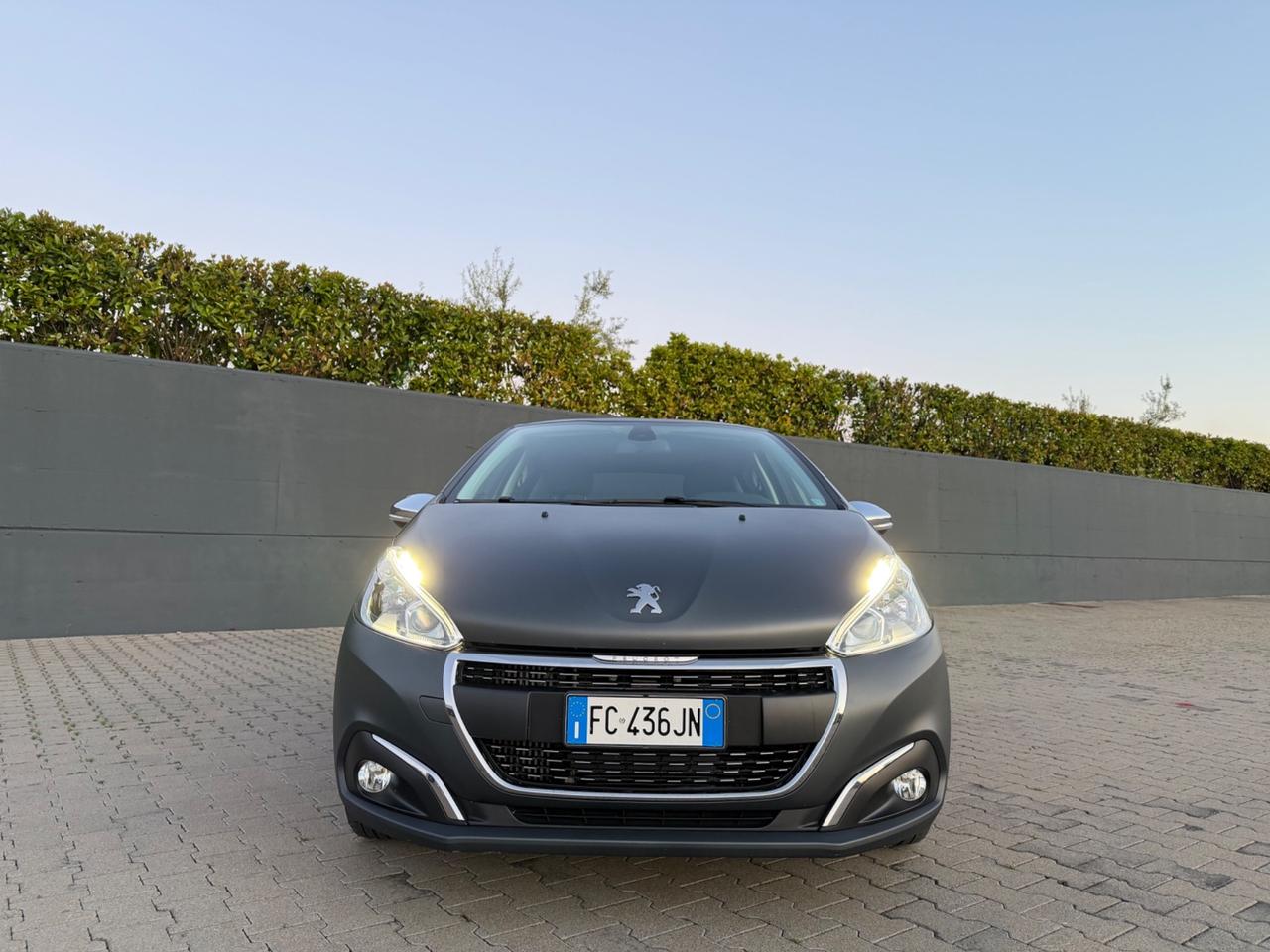 Peugeot 208 1.6 BlueHDi 100cv 5p. Allure GR. OPACO