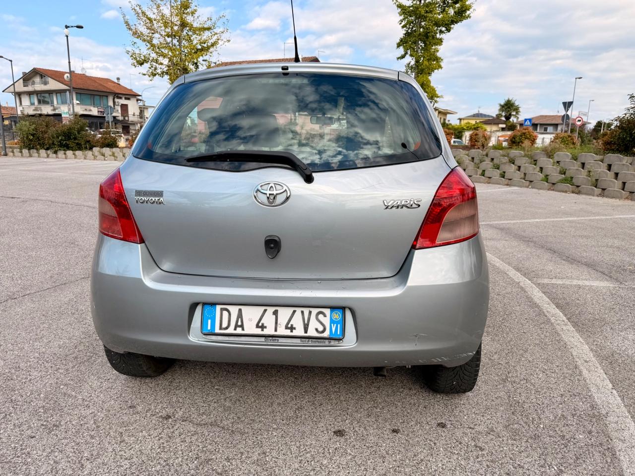 Toyota Yaris 1.3 5 p NAVI 2A SERIE