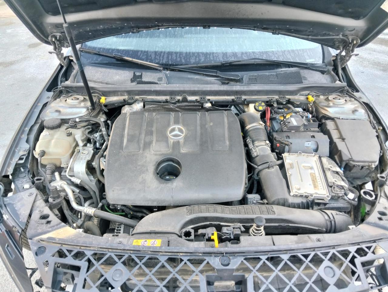 Mercedes-benz A 160d "AMG" 2020 SINISTRATA