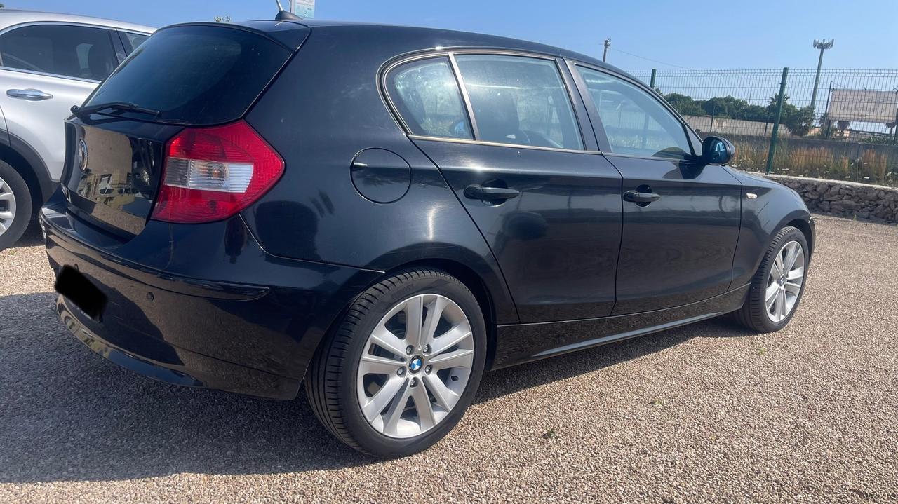 Bmw serie 1 120d 5 porte 06’