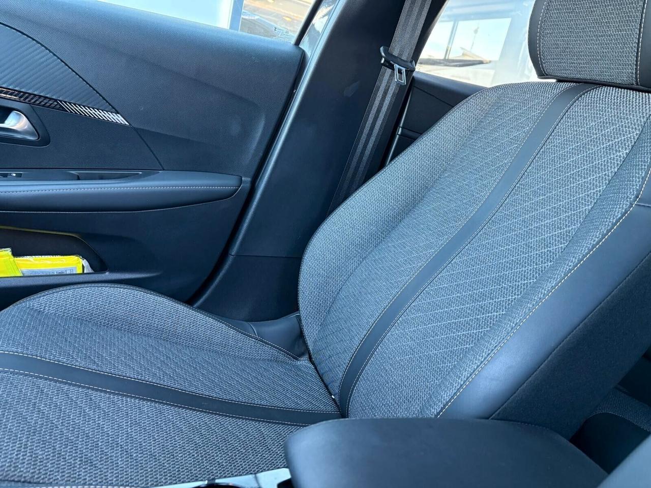 Peugeot 208 ALLURE PureTech 100 5 porte SPOTICAR