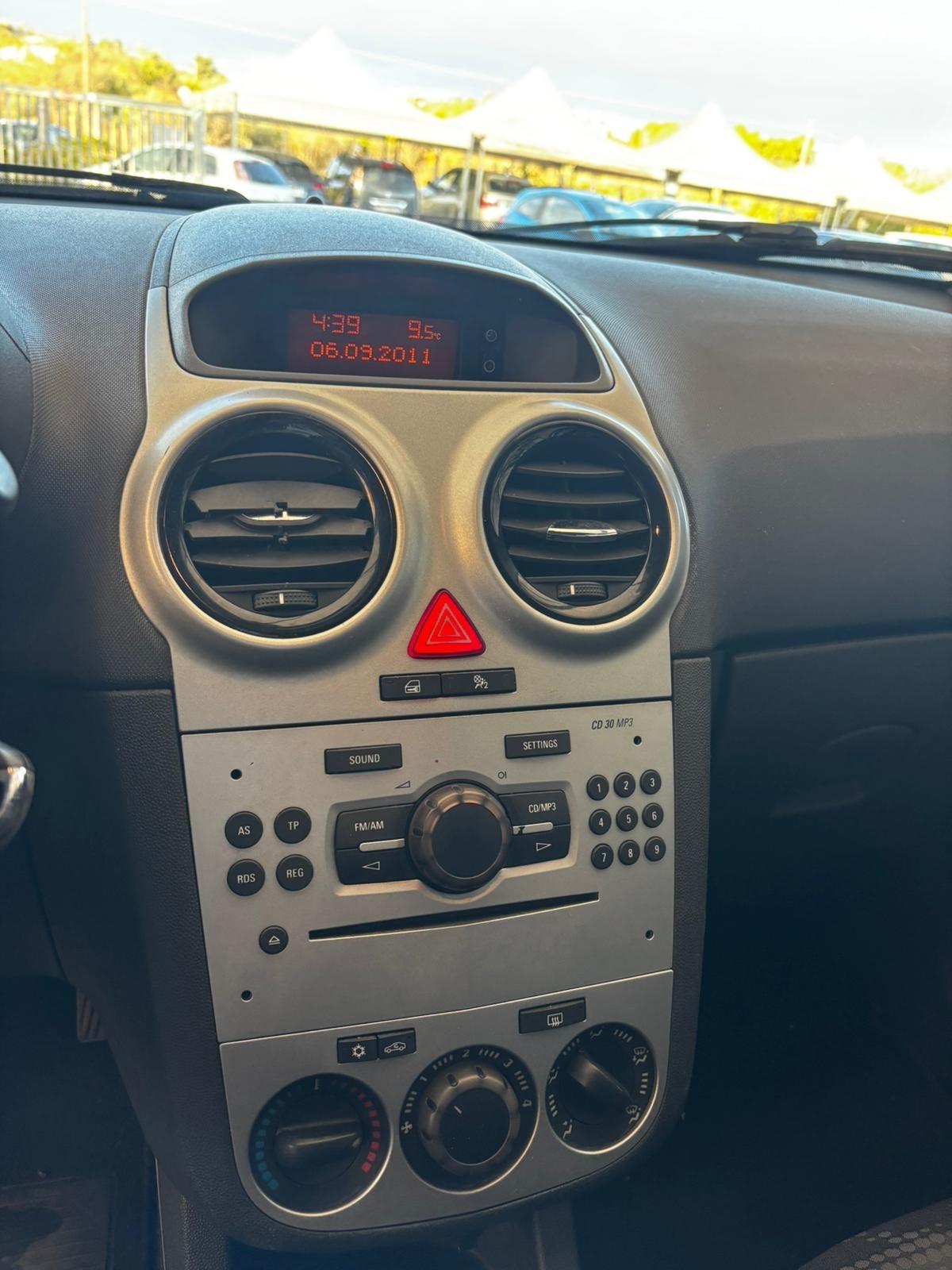 Opel Corsa 1.2 5 porte Sport