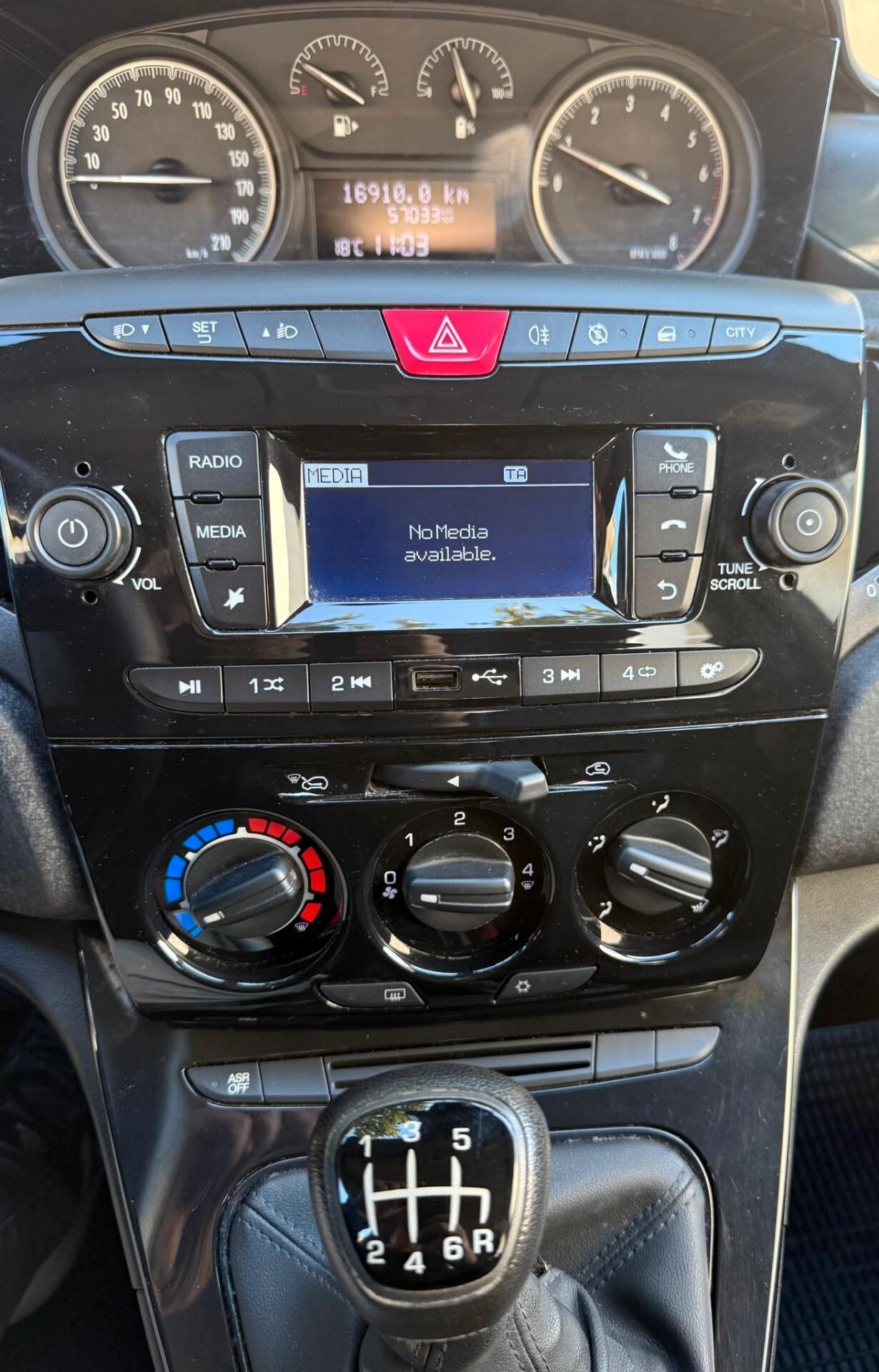 Lancia Ypsilon 1.0 FireFly 5 porte S&S Hybrid Ecochic Gold