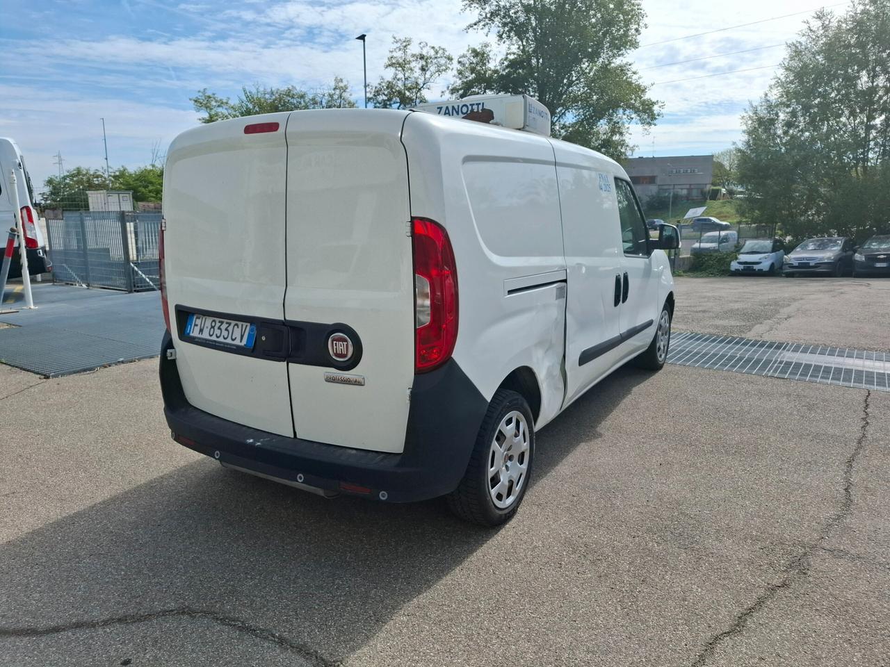 Fiat Doblò 1.4 T-Jet Natural Power Passo Lungo - Frigo