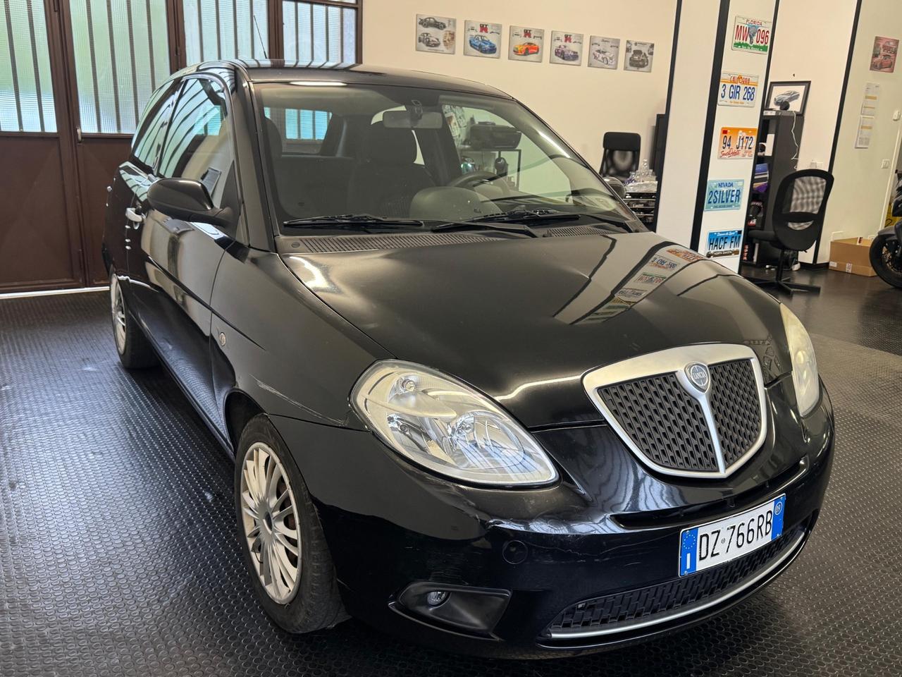 Lancia Ypsilon 1.2 benzina - adatta a neopatentati
