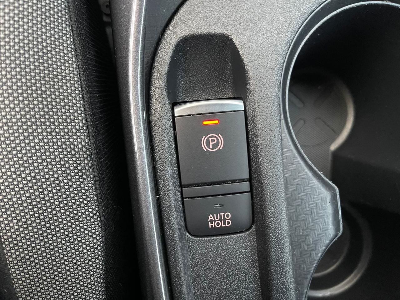 Nissan Juke N-Connecta 1.0 DIG-T 114 #7940