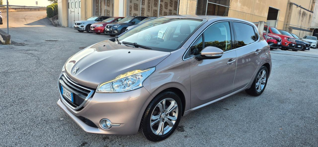 Peugeot 208 1.4 HDi 68 CV 5 porte Allure NEOPATENTATI