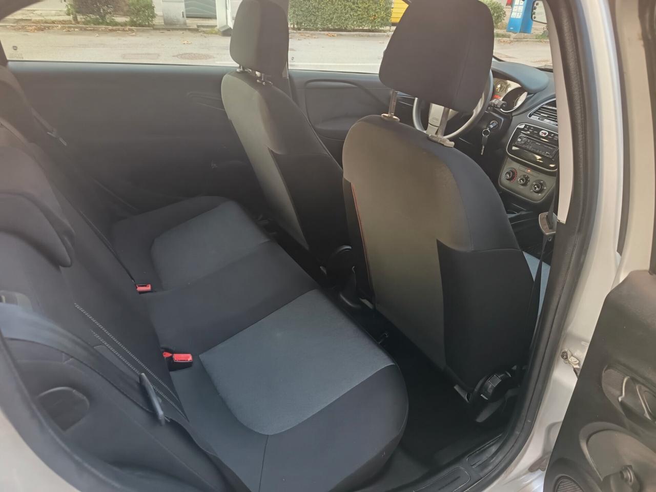 Fiat Punto 1.3 MJT II 75 CV 2015 ok neo patente