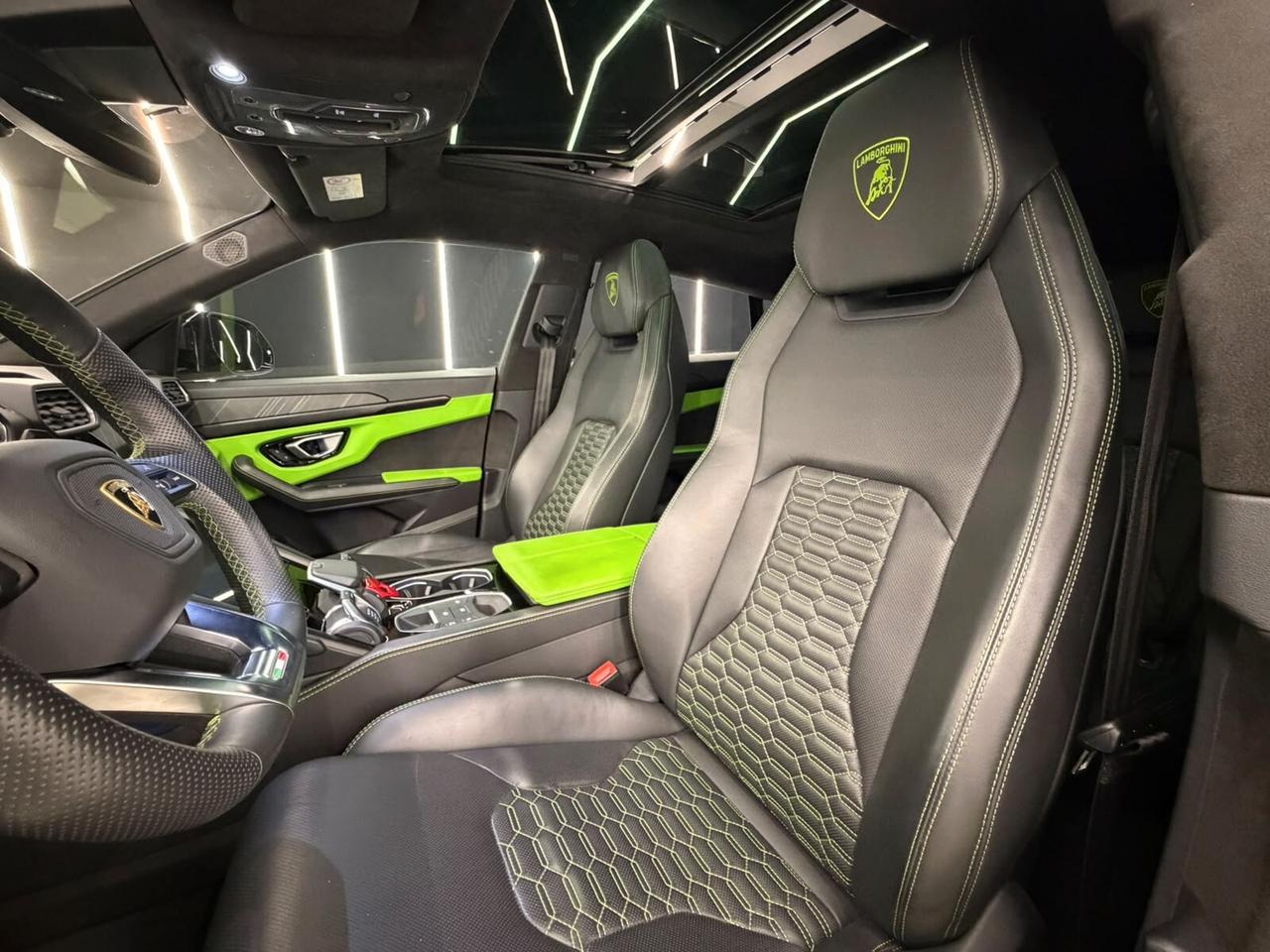 Lamborghini Urus 4.0 IPER FULL-POSSIBILE EFFETTUARE RENT TO BUY-KM CERTIFICATI-12 MESI GARANZIA-PERMUTE