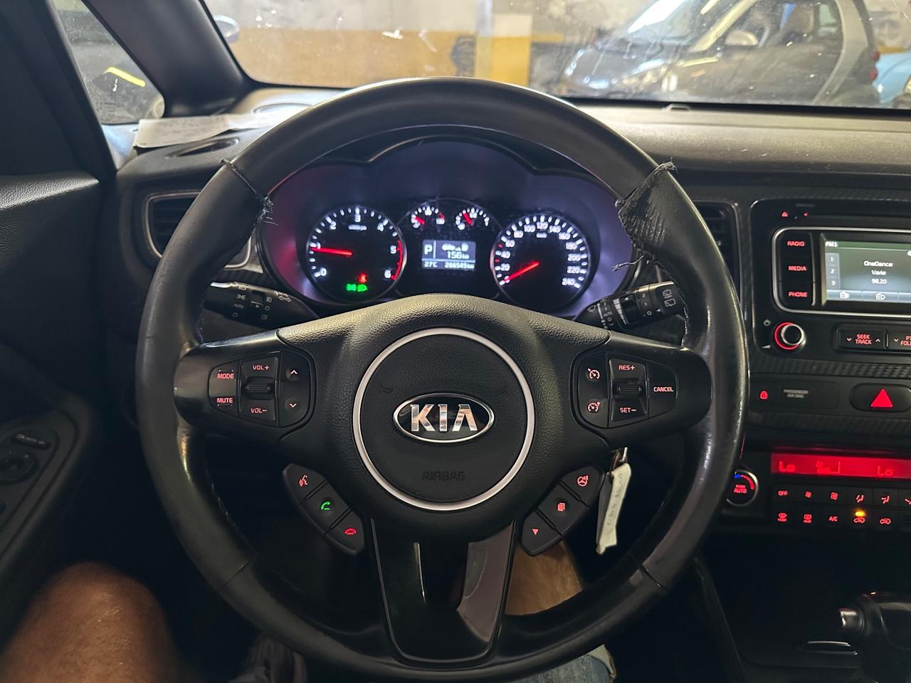 Kia Carens 1.7 CRDi 141 CV Platinum