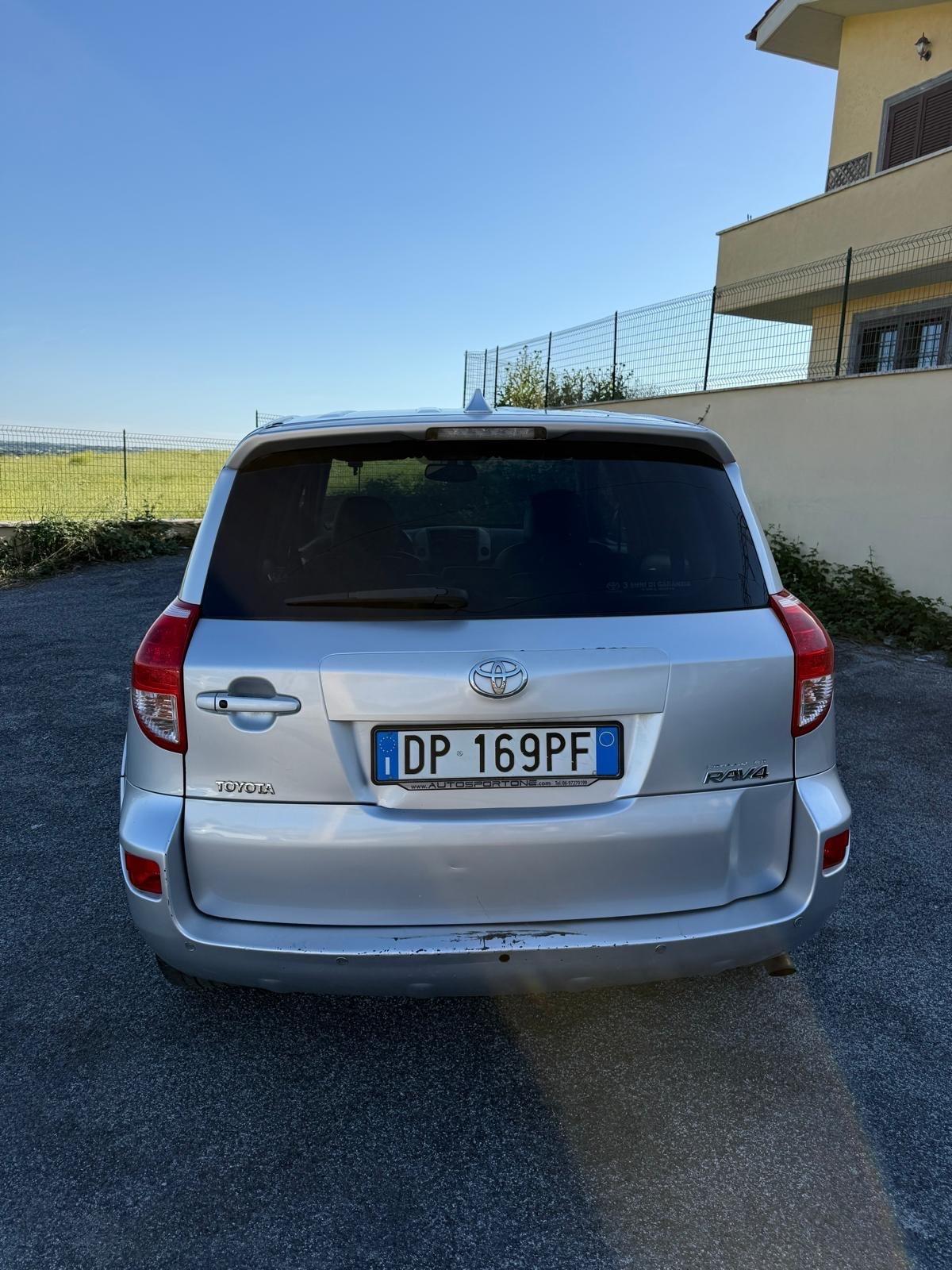 Toyota RAV 4 RAV4 Crossover 2.2 D-Cat 177 CV Luxury