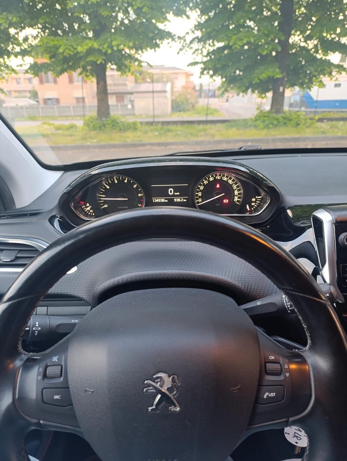 Peugeot 208 PureTech 82 ETG5 S&S 5 porte Allure