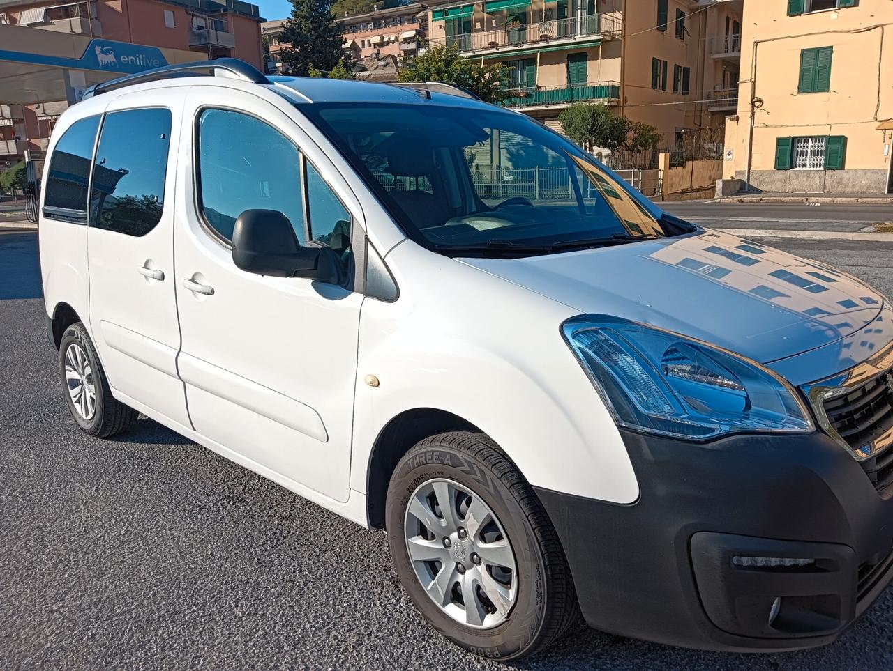 Peugeot Partner Tepee BlueHDi 120 S&S Outdoor