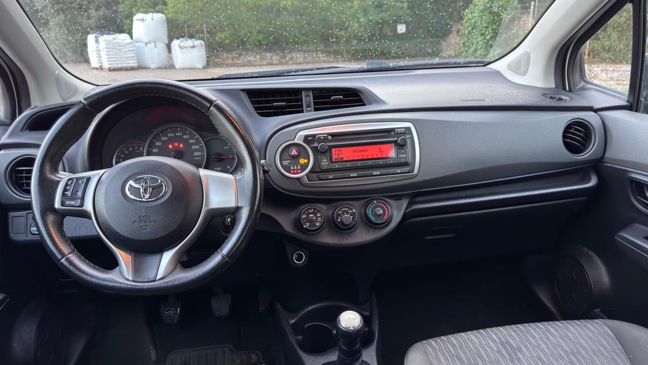 Toyota Yaris 1.0 5 porte