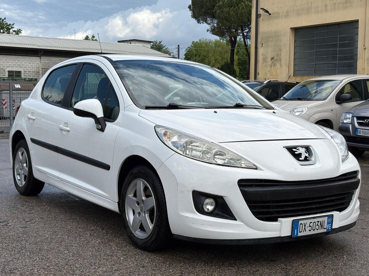 Peugeot 207 1.4 8V 75CV 5p. X Line ECO GPL