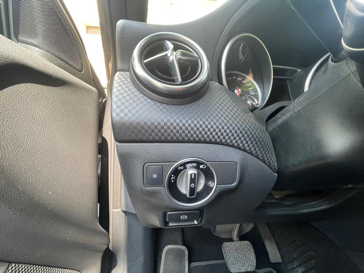 Mercedes-Benz A 200 Business A 200 D