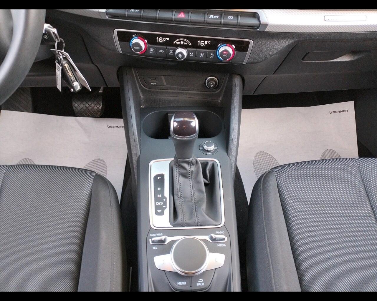AUDI Q2 Q2 30 TDI S tronic Business