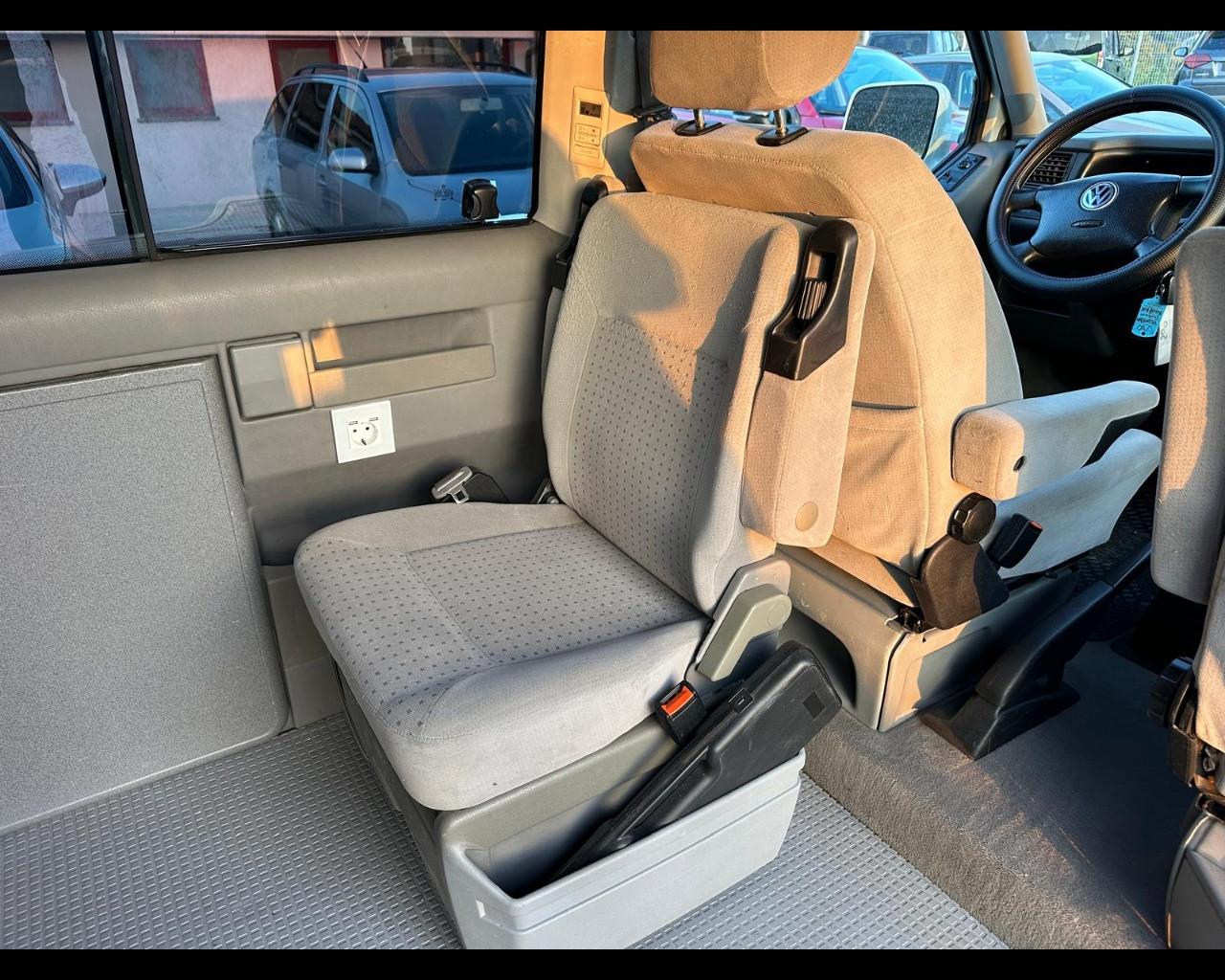 VOLKSWAGEN Transporter 4ª s. - Transp. 2.5 TDI/150CV cat Multivan