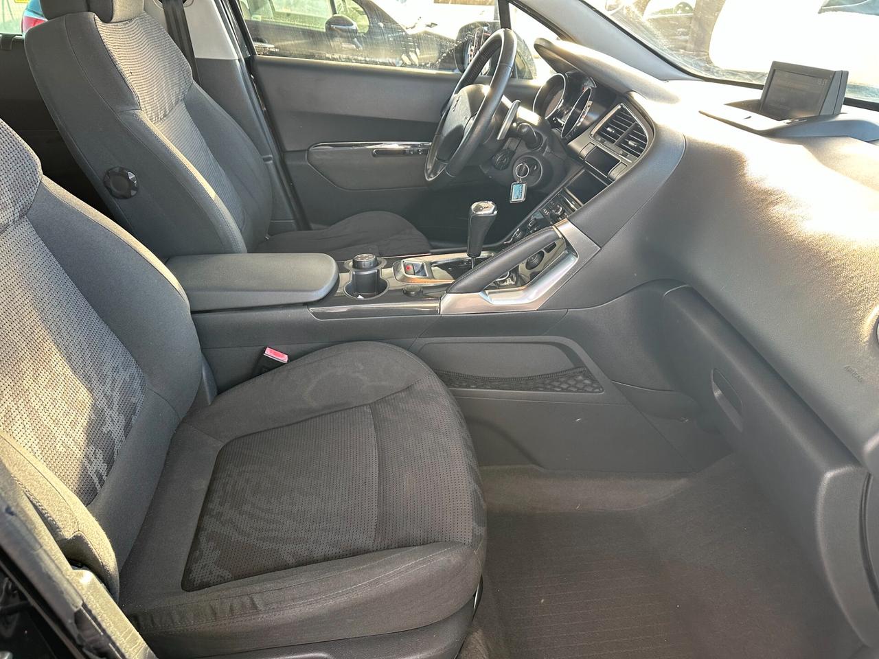 Peugeot 3008 PEUGEOUT 1.6HDI*NAVI*AUT*116CV*