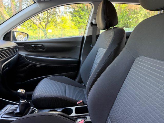 HYUNDAI i20 1.2 84CV MPI SENSORI PARCHEGGIO REETROCAMERA