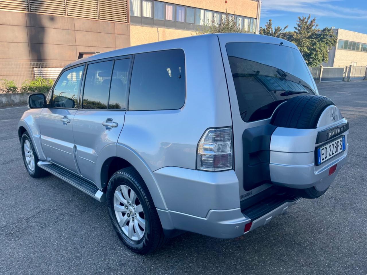Mitsubishi Pajero 3.2 DI-D aut. Instyle 119.000km 2010 perfetta