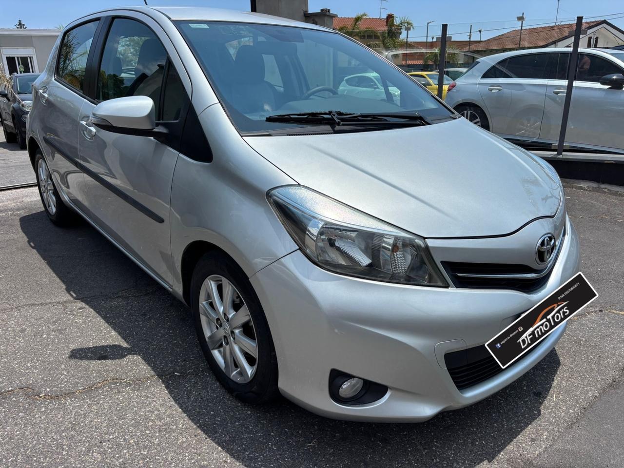 Toyota Yaris 1.4 D-4D 5 porte Lounge-2013